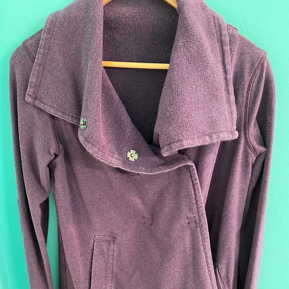 Lululemon Gratitude Wrap in Deep Zinfandel 6